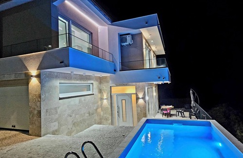 Utjeha Hladna Uvala Villa | Villa with private pool and sea view