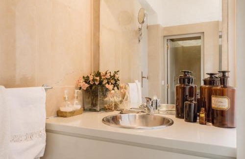 Povoa De Varzim Villa | Villa with private pool and garden by Go2oporto