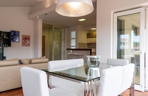 Liznjan Villa | Villa with private pool for 8+2 people (two apartments), near the sea