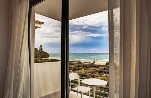 Mazotos Villa | Villa with Sea View and Private Pool