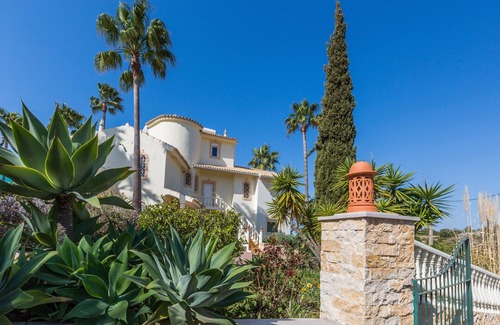 Patroves Villa | Villa with sea views in a wonderful garden