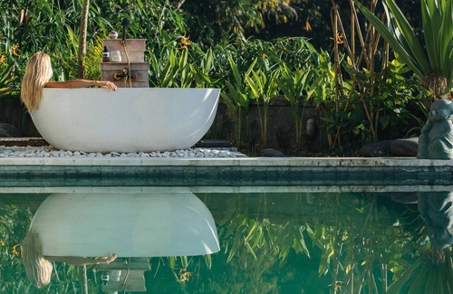 Payangan Villa | Villa with sunrise view over volcano