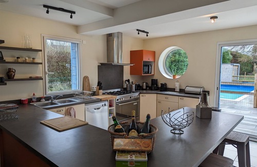 Marcey-les-Greves Villa | Villa with swimming pool, sauna, spa, billiards, baby, table tennis