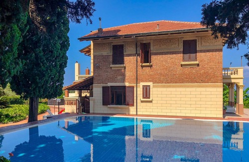 Province of Messina Villa | Villa with swimming pool, jacuzzi and tennis, in front of the Aeolian Islands