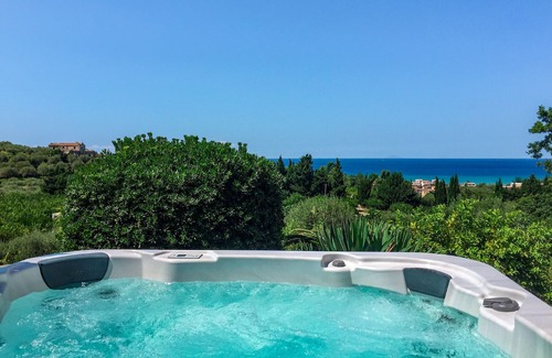 Province of Messina Villa | Villa with swimming pool, jacuzzi and tennis, in front of the Aeolian Islands