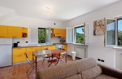 Celle Ligure Villa | Villa 'Zafferano' with Sea View, Wi-Fi and Air Conditioning