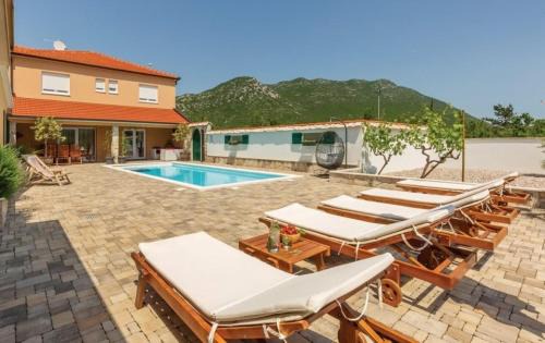 Vrgorac Villa | Villa Zara with heated Hydromassage-Pool