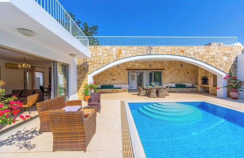 Giolou Villa | Villa Zoey - Three Bedroom Villa, Sleeps 6