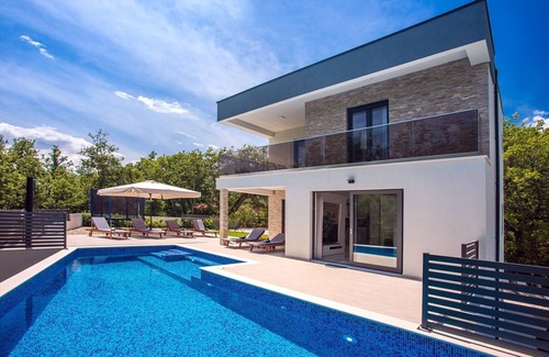Omis Villa | Villa Zora -luxurious villa with heated pool, sauna, 4 bedrooms, 10 persons max