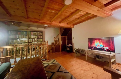 Mieres Ski Chalet | VilladeCelis a view you won't forget, pets are welcome!