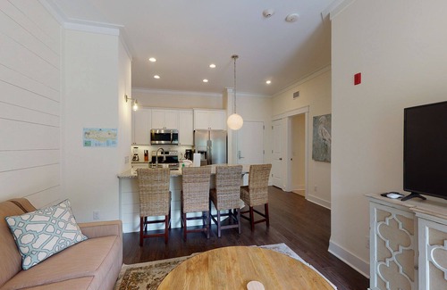 King City Condo | Village-Area Condo w/Pool Unit 2106 First Floor