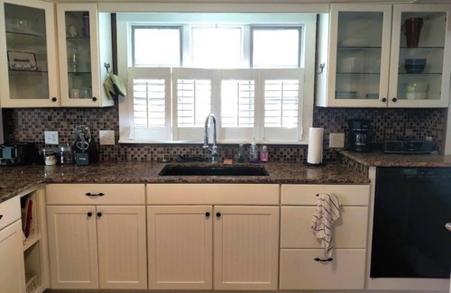 Clayton House | Village Gem - convenient, Spacious, 2 bedroom - Can be ADA Accessible