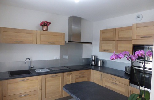 Objat Cottage | Village house * Brive-la-Gaillarde area