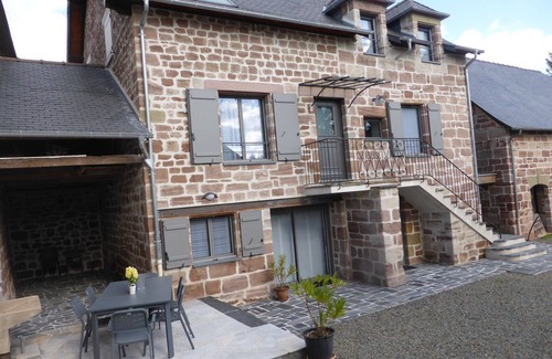 Objat Cottage | Village house * Brive-la-Gaillarde area