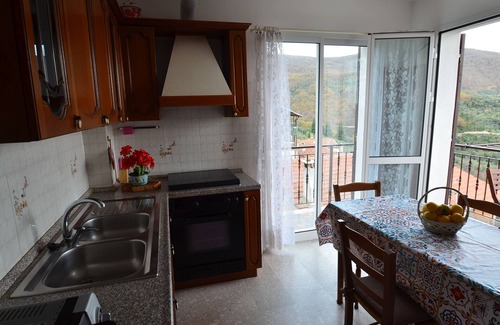 Vasia Apartment | Village house in a panoramic location with a sunny garden and sea views