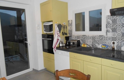 Vieussan House | VILLAGE HOUSE WITH BEAUTIFUL VIEW OF THE VALLEY, HIKING TRAIL, GORGE