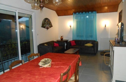 Vieussan House | VILLAGE HOUSE WITH BEAUTIFUL VIEW OF THE VALLEY, HIKING TRAIL, GORGE