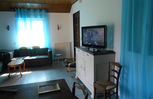 Vieussan House | VILLAGE HOUSE WITH BEAUTIFUL VIEW OF THE VALLEY, HIKING TRAIL, GORGE