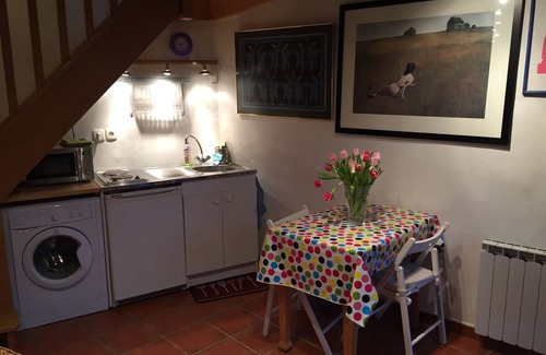 Saint-Nom-la-Breteche Cottage | Village studio, close to Versailles & Paris