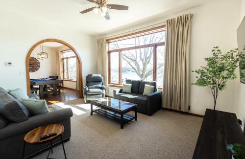 Charlevoix House | Villager Loft Pool Table & Dining Discounts