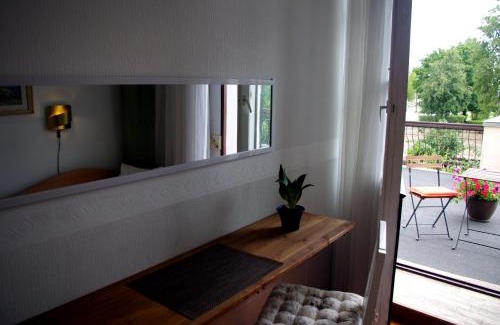 Maskavas Forstate House | Villand Hotel with Free Private Parking and Self Check In