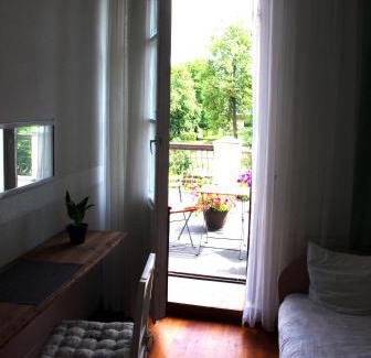 Maskavas Forstate House | Villand Hotel with Free Private Parking and Self Check In