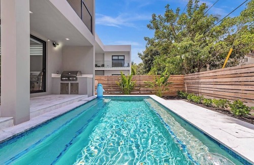Tarpon River House | *VillaPlaya brand new home, modern style resort!