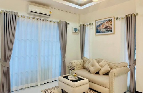 Nong Pla Lai Villa | Villas 3-bedroom villa with WiFi, AC in lovely Tambon Nong Pla Lai