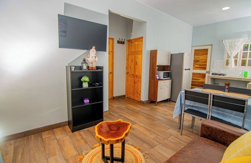 Desamparados House | Villas Mali La Fortuna, visit the Arenal Volcano, safe and quiet place