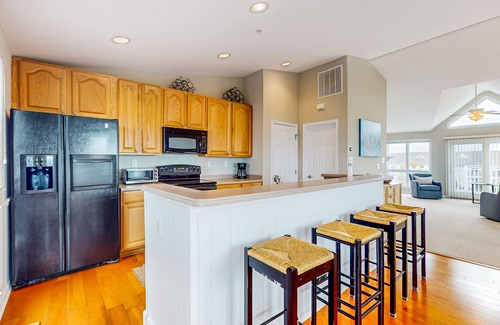 Bethany Beach House | Villas of Beach Cove corner townhouse with pool & views - 1 mile to beach