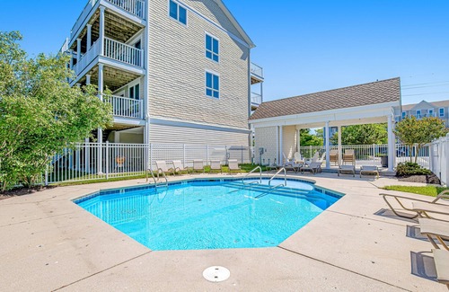 Bethany Beach House | Villas of Beach Cove corner townhouse with pool & views - 1 mile to beach