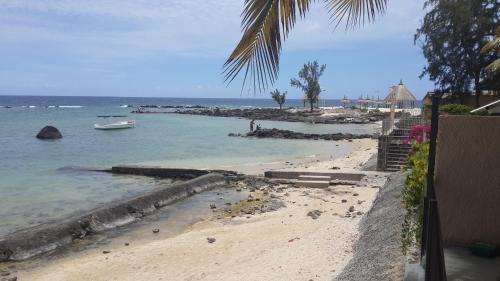 Flic-en-Flac Villa | Villasun Beachfront Villa
