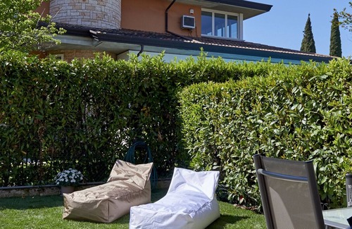Colombare Villa | VILLETTA ANNA, SIRMIONE, LAKE GARDA a few meters from the beach