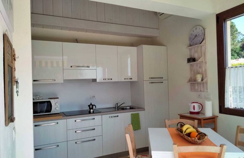 Calmasino House | Villetta Gelsomino, in Bardolino Calmasino villa in residence with swimming pools.