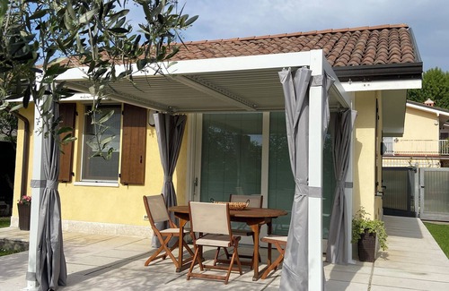 Calmasino House | Villetta Gelsomino, in Bardolino Calmasino villa in residence with swimming pools.