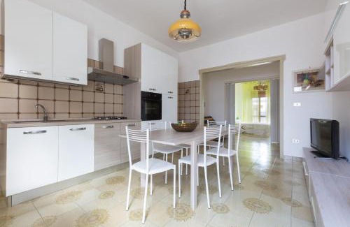 Torre Lapillo House | Villetta Lorena by BarbarHouse