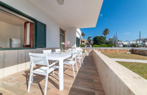 Torre Santa Sabina House | Villetta Pina 50m da spiaggia sabbia e parcheggio privato
