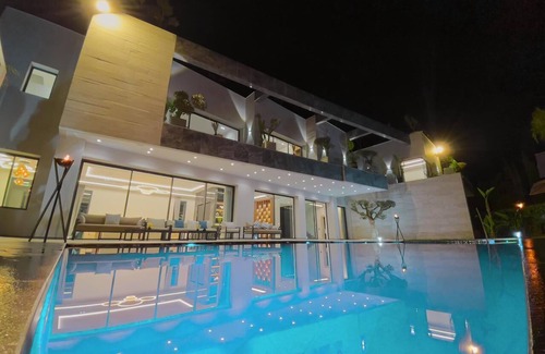 Tassoultante Villa | Villla Avalanche, by J&J