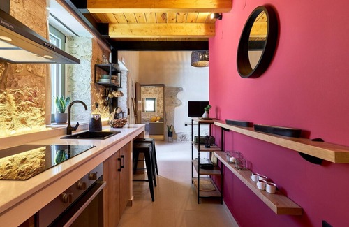 Archanes Apartment | Vin Dimora Suites with shared pool - Vino Roze