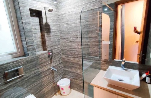 Safdarjung Enclave Hotel | VINANDA