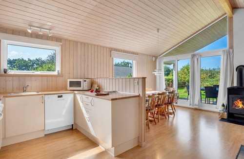 Dannemare House | "Vincent" - 25m from the sea by Interhome