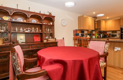 Martock Cottage | VINE LODGE, romantic, character holiday cottage in Martock