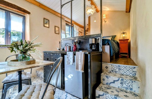 Langeac Cottage | Vineyard Cabin in Auvergne for Romantic Getaway