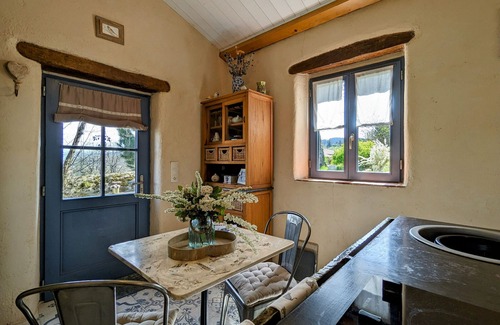 Langeac Cottage | Vineyard Cabin in Auvergne for Romantic Getaway