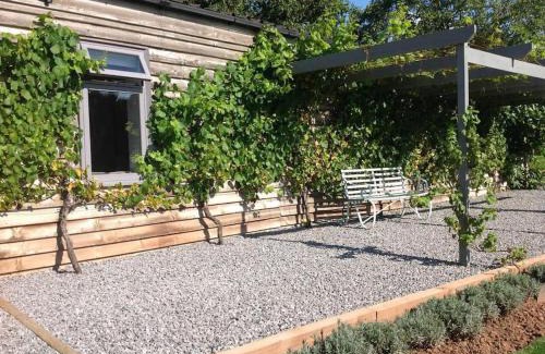 Moreton Apartment | Vineyard lodge in Herefordshire