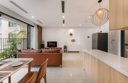Trung Hoa Nhan Chinh Apartment | Vinhomes D'Capitale -Block C1- 3 Bedrooms with Bathtub & Unobstructed View