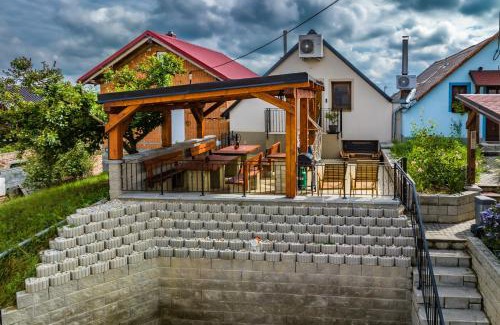 Velke Bilovice House | Vinoza - ubytování a vinný sklep Velké Bílovice Rulandová