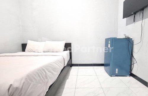 Kebasen Hotel | Vins Homestay Kroya Mitra RedDoorz