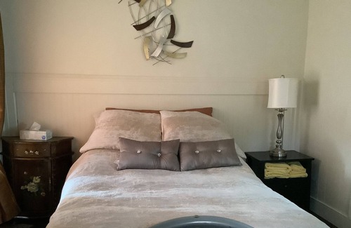 Saint-Severin House | Vintage and antique house and barn. 15 minutes from Miller Zoo, Orchard at Ti-Paul,