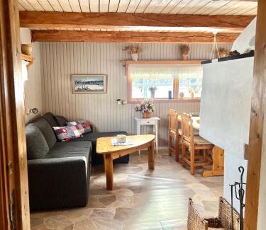 Harads House | Vintage cabin - Sauna, grill, rural, close to lake & snowmobile trails, skiing